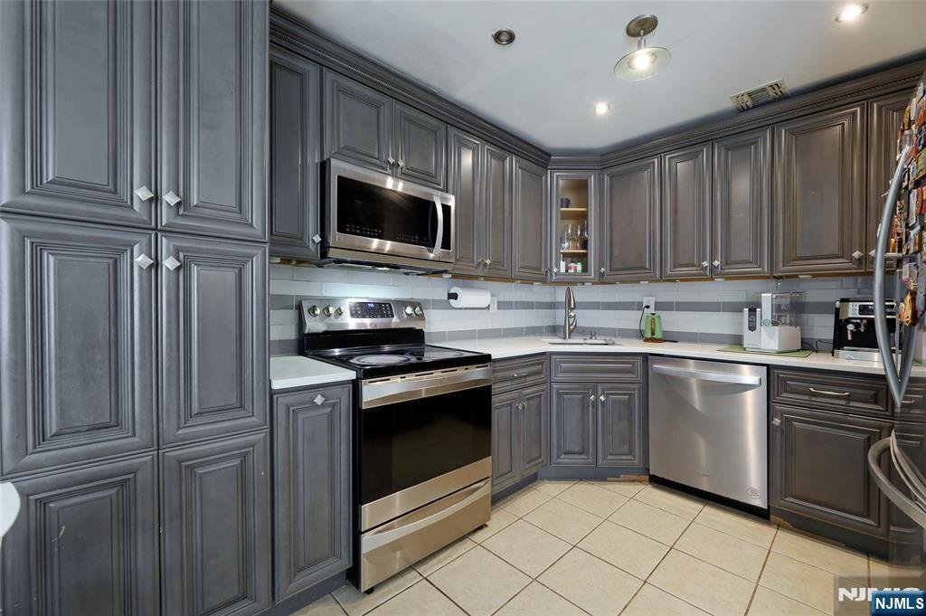 Condo in Englewood, New Jersey, United States 2 - 17745052