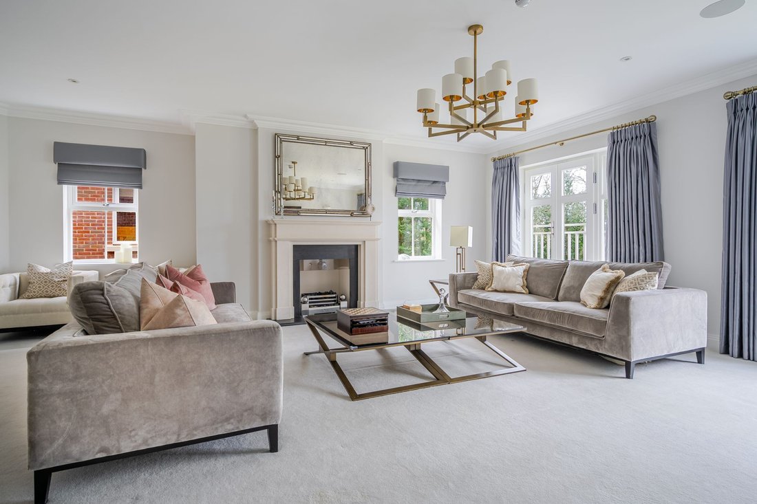 House in Sunninghill, England 3 - 17747144