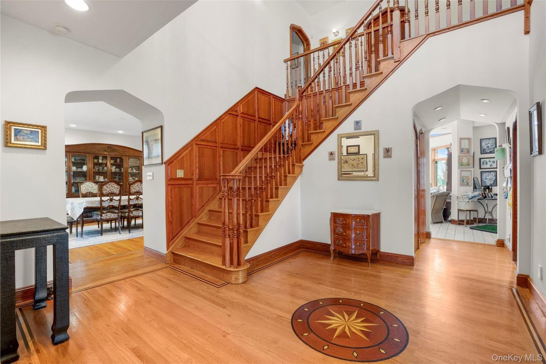 House in Yonkers, New York, United States 3 - 17743903