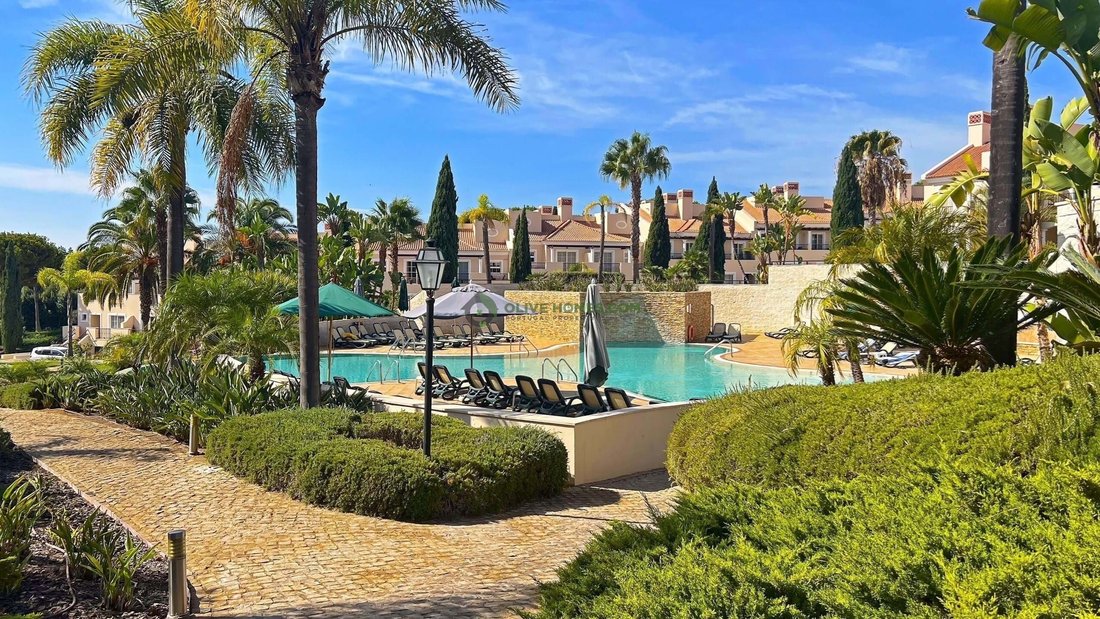 Townhouse in Quarteira, Algarve, Portugal 1 - 17746202