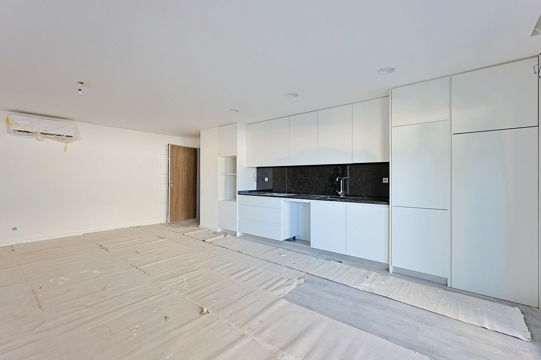 Apartment in Camarate, Unhos e Apelacao, Lisbon, Portugal 5 - 17746176