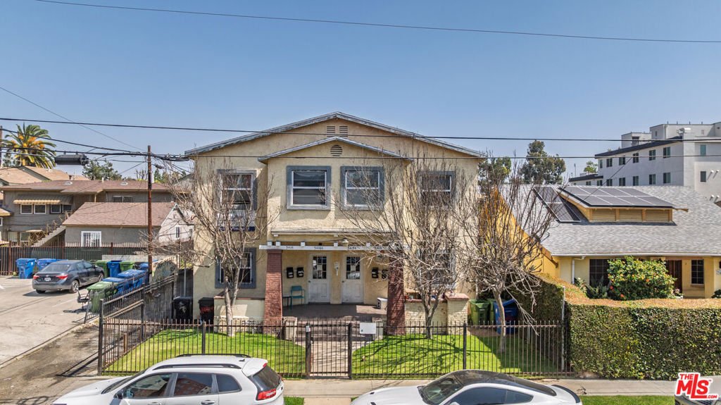 Los Angeles, California, United States 2 - 17747118