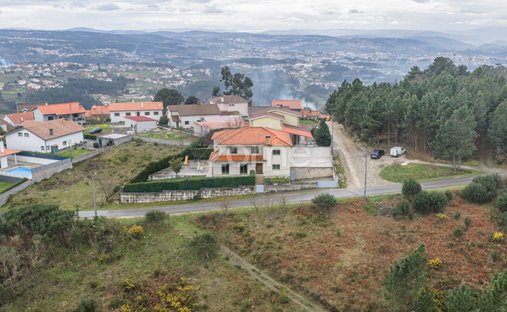 House in Adoufe e Vilarinho de Samarda, Vila Real District, Portugal 1