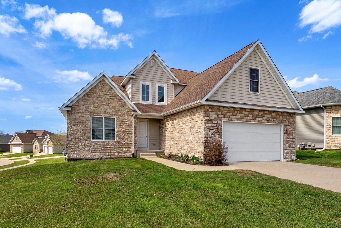 House in Le Claire, Iowa, United States 1 - 17744327