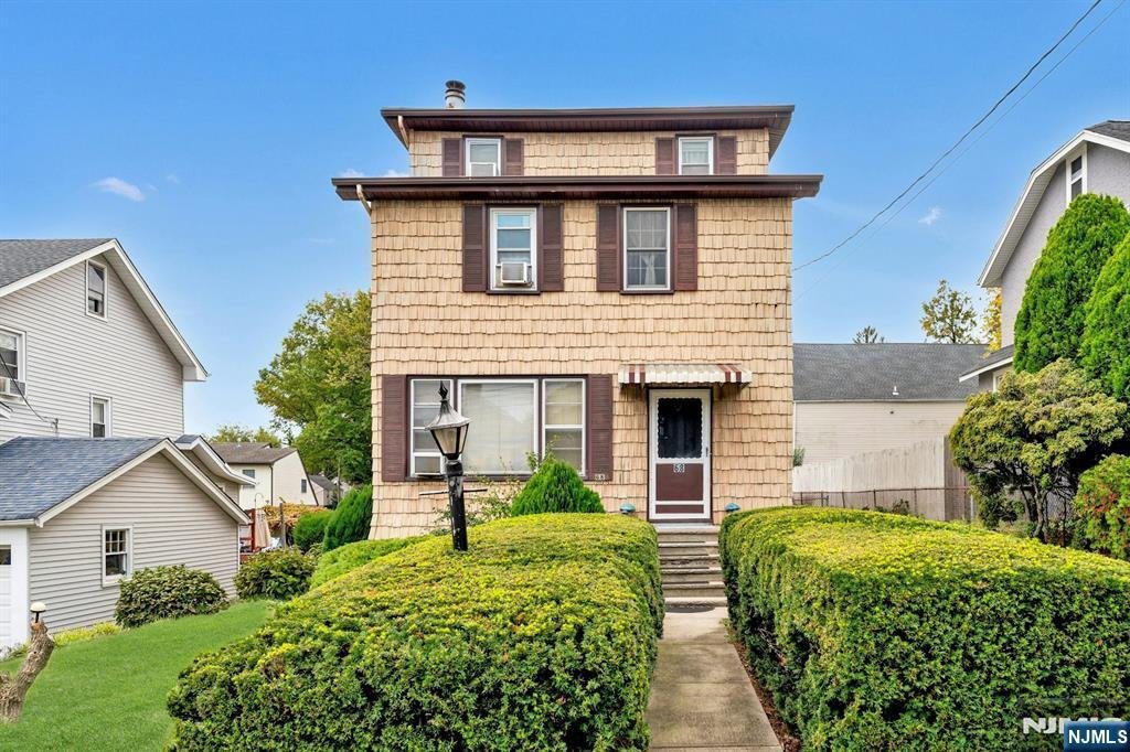 House in Teaneck, New Jersey, United States 1 - 16405076