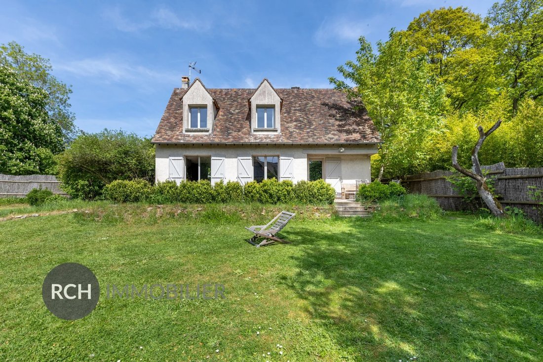 House in Montfort-l'Amaury, Ile-de-France, France 2 - 17745108