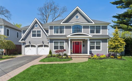 House in Merrick, New York, United States 1