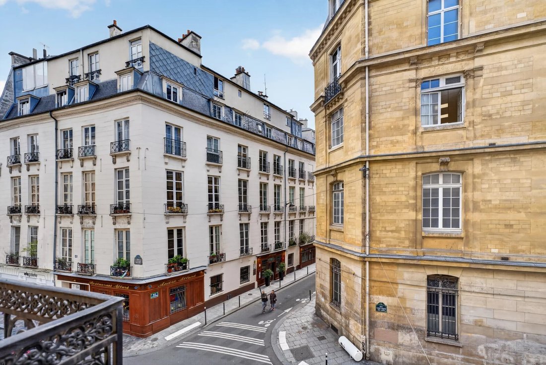 Apartment in Monnaie, Paris 6e Arrondissement, Paris 4 - 17745156
