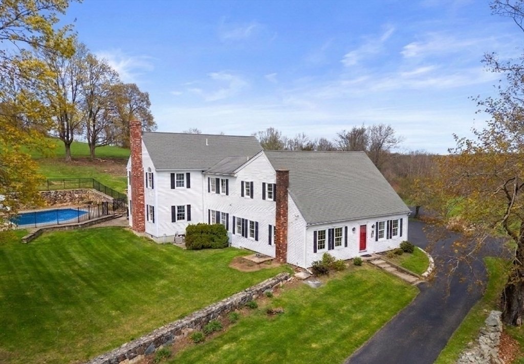 Sutton, Massachusetts, United States 1 - 17744937