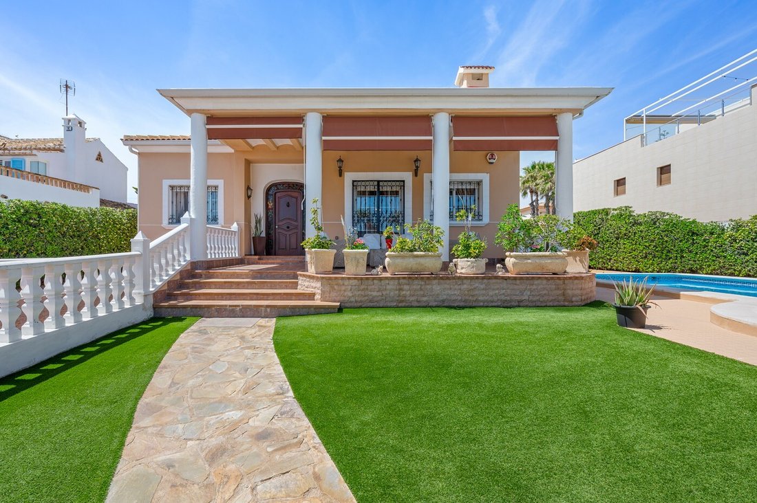 Villa in Torrevieja, Valencian Community, Spain 2 - 17743672