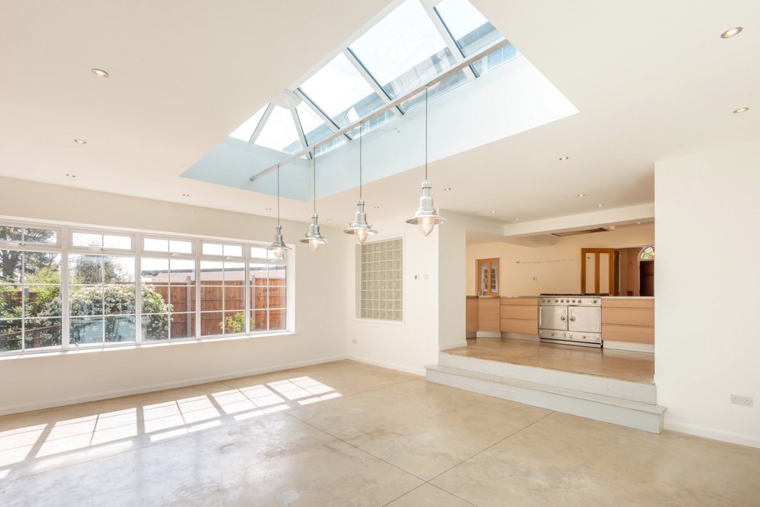 House in Gerrards Cross, England 2 - 17744269