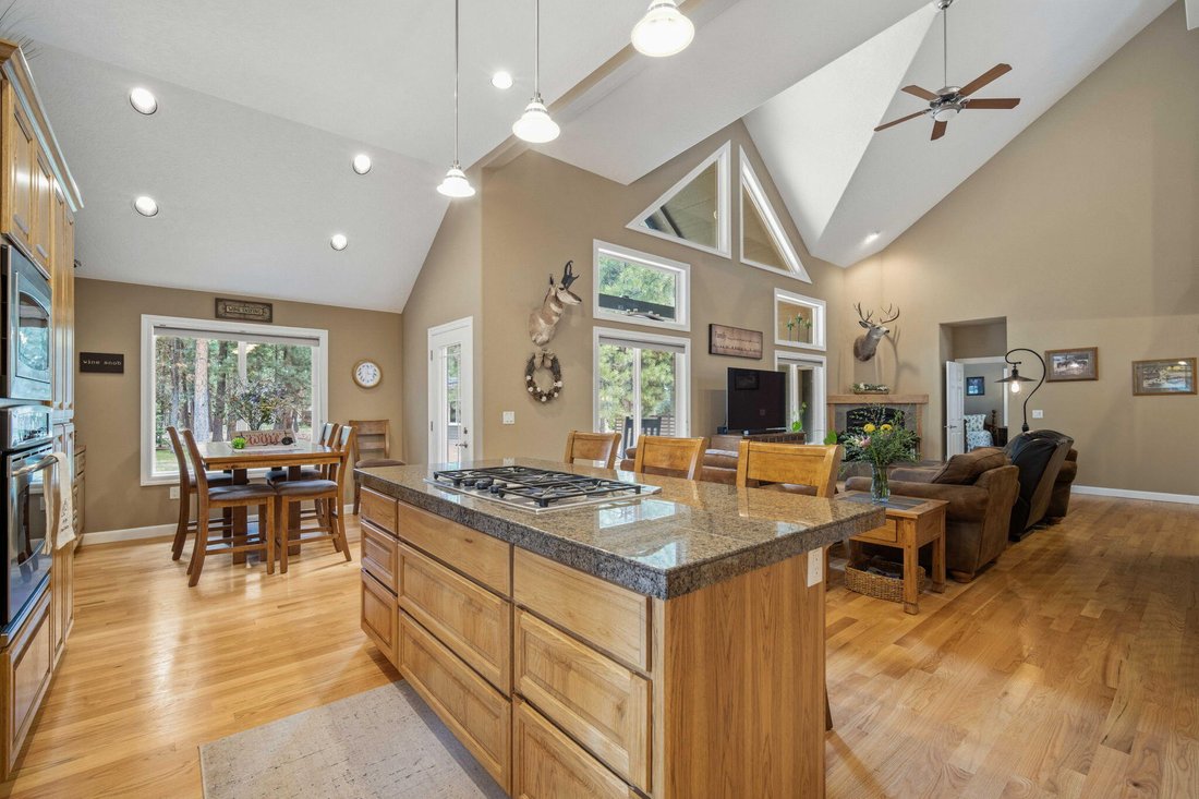 House in La Pine, Oregon, United States 2 - 17747969