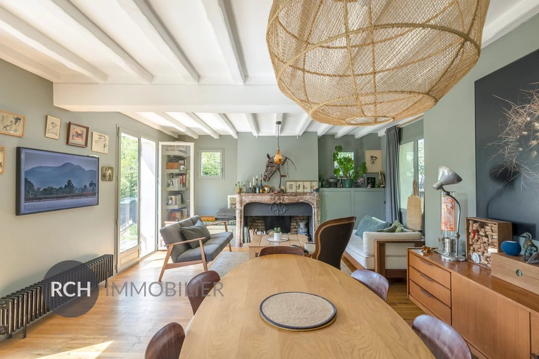 House in Montfort-l'Amaury, Ile-de-France, France 3 - 17745108