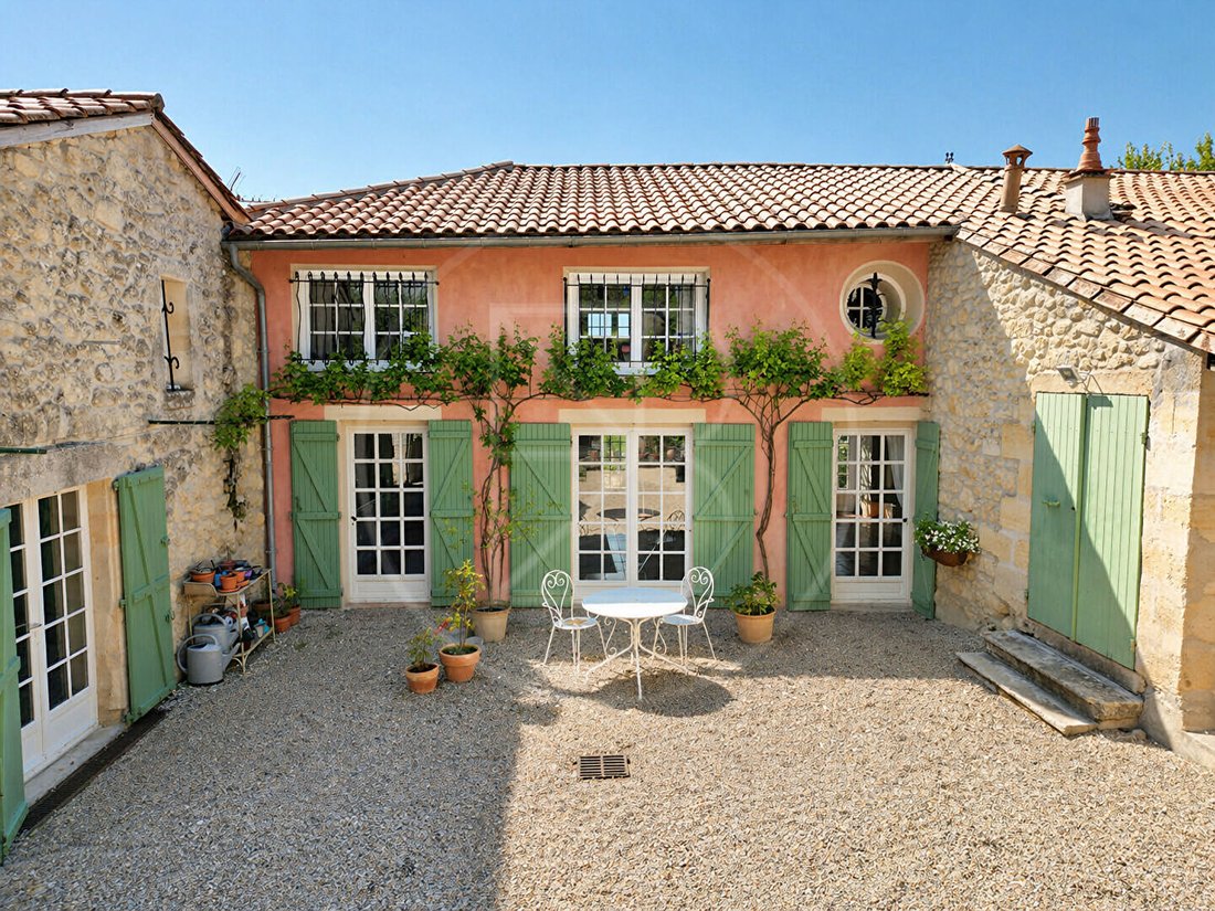 Villa in Branne, Nouvelle-Aquitaine, France 2 - 17749009