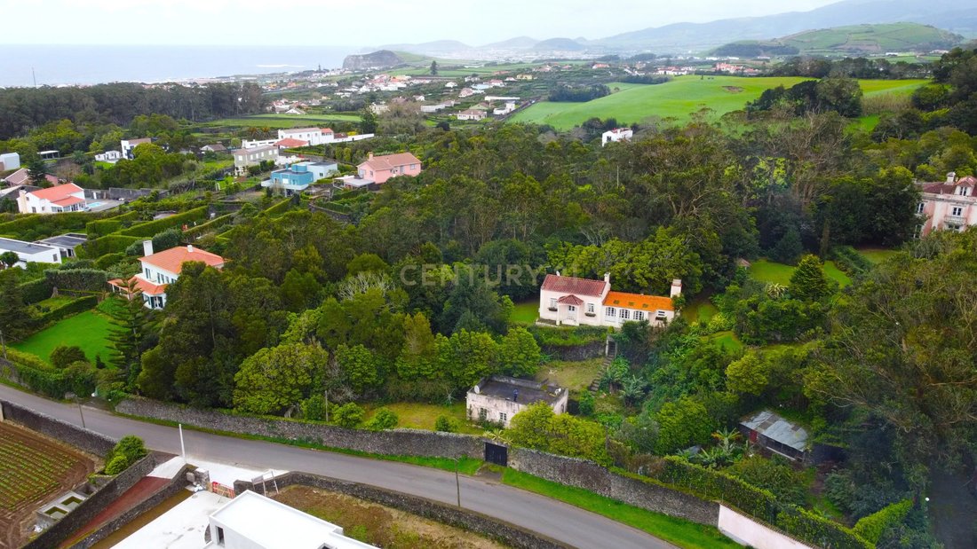 Corps de ferme à Rabo de Peixe, Açores, Portugal 1 - 15298876