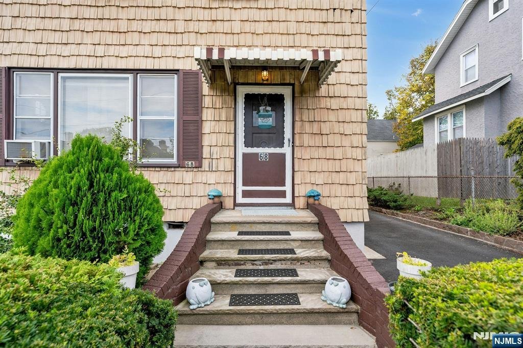 House in Teaneck, New Jersey, United States 5 - 16405076