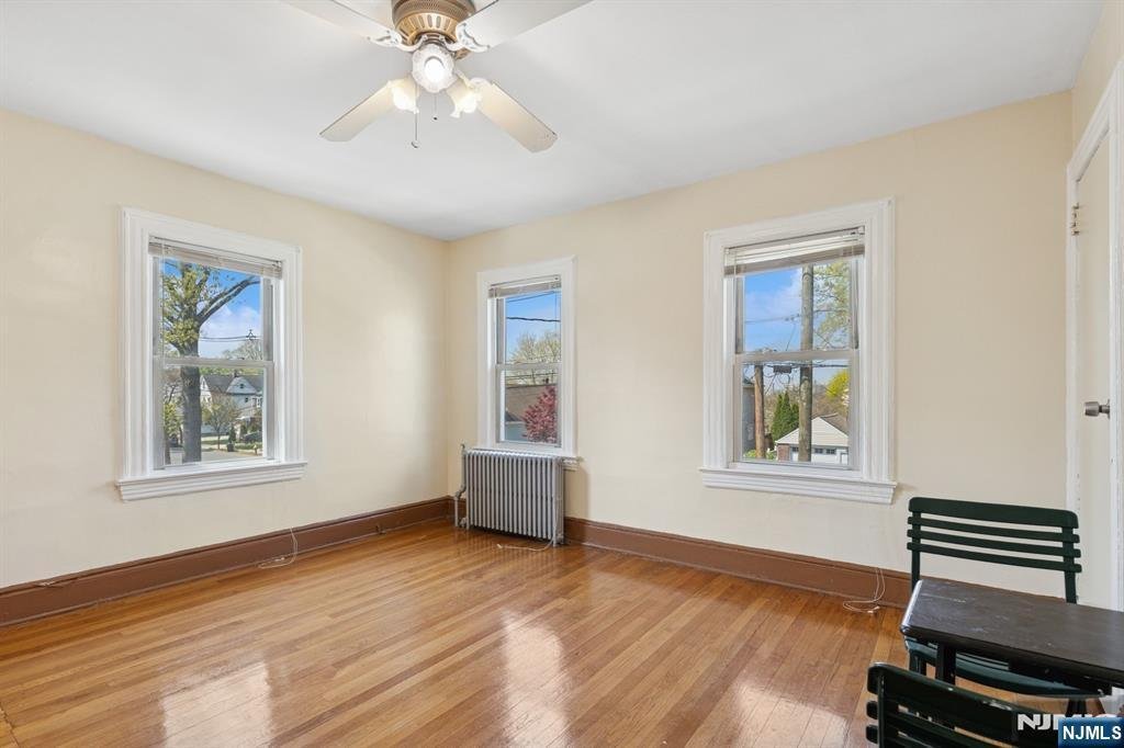Teaneck, New Jersey, United States 5 - 16216865