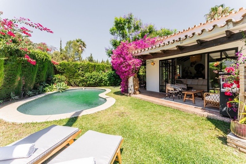 Villa in Atalaya-Isdabe, Estepona, Andalusia 1 - 17749697
