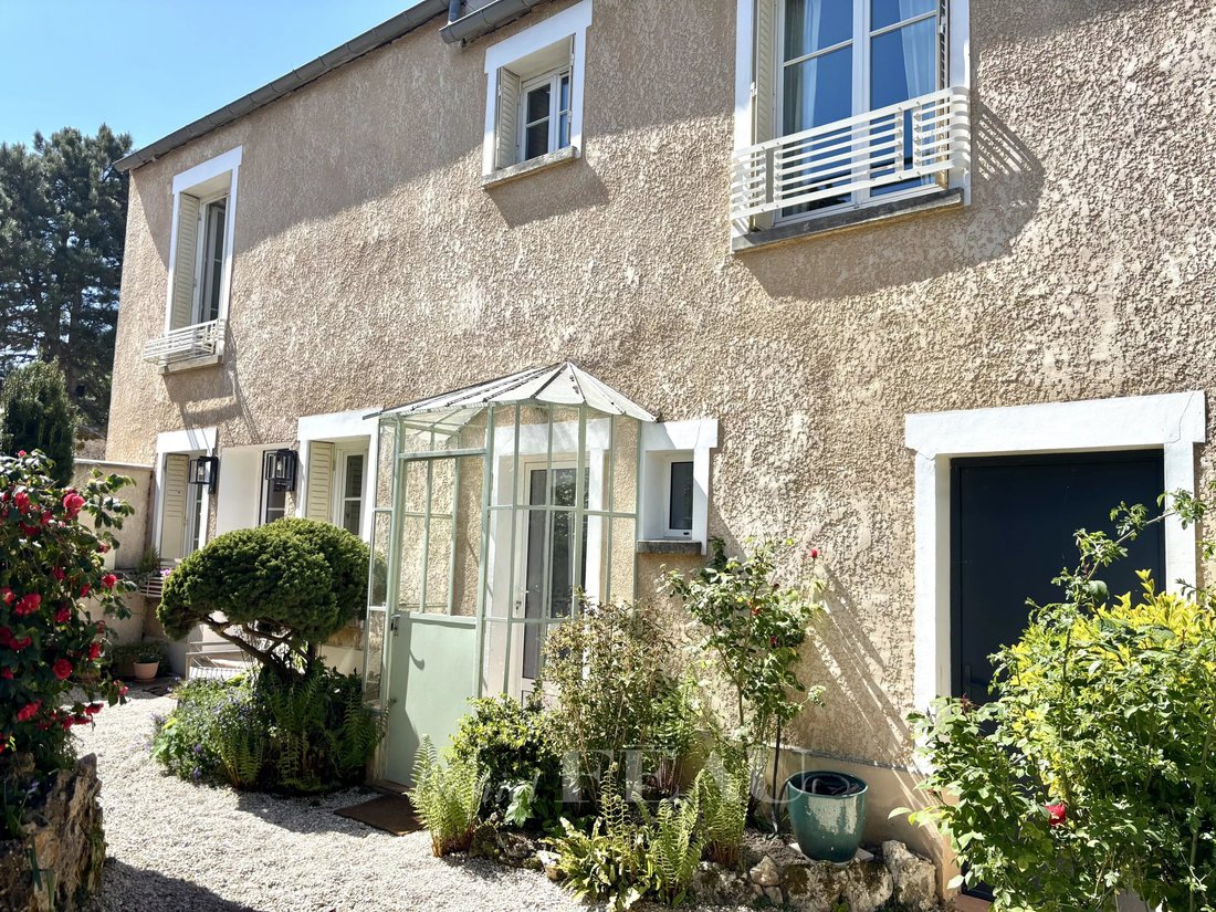 House in Montfort-l'Amaury, Ile-de-France, France 1 - 17400515