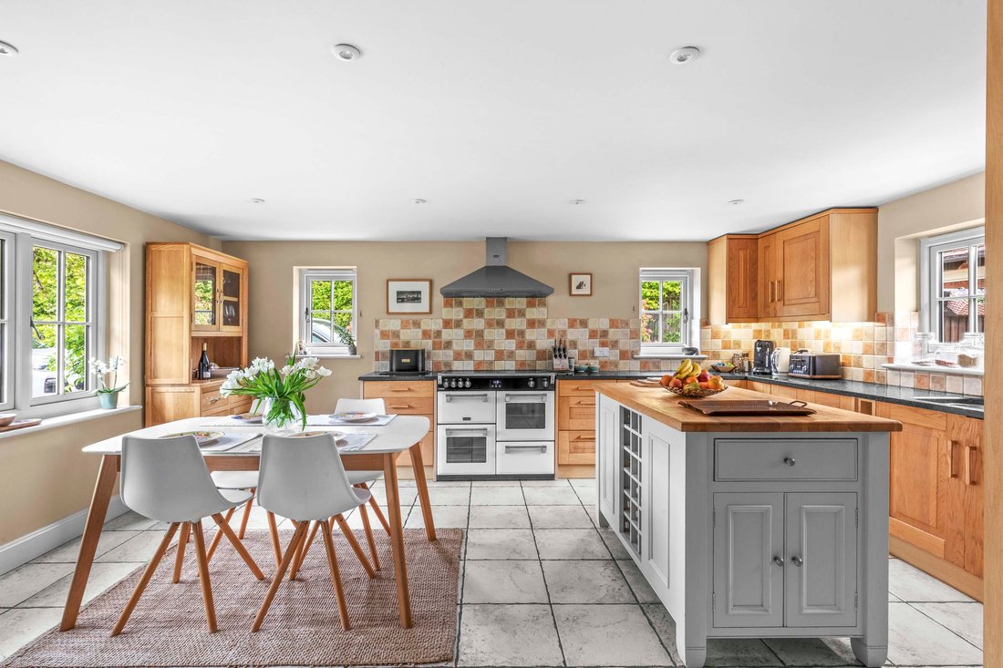 House in Princes Risborough, England 5 - 17743646