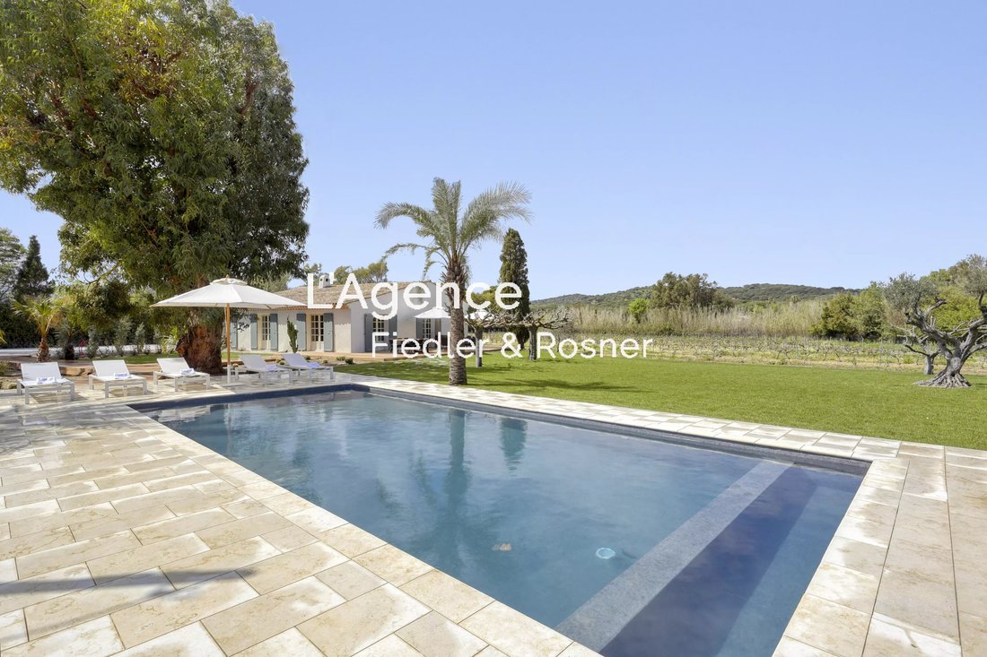 Villa in Ramatuelle, Provence-Alpes-Côte d'Azur, France 3 - 17294854