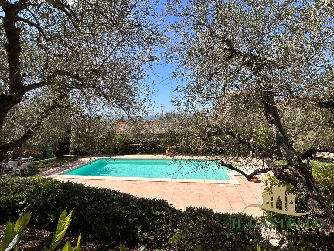 Villa in Castiglione del Lago, Umbria, Italy 2 - 16476756