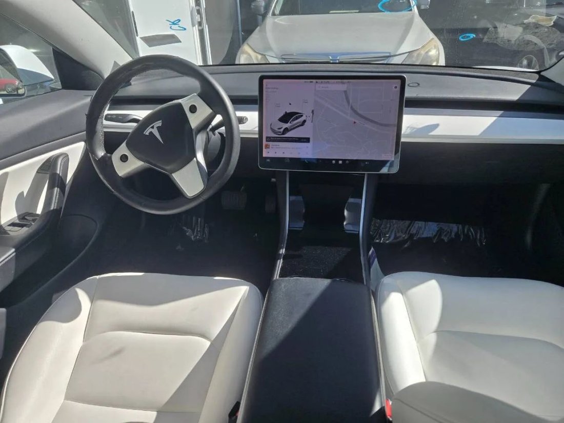 Sedan in Studio City, CA, United States 5 - 17745896