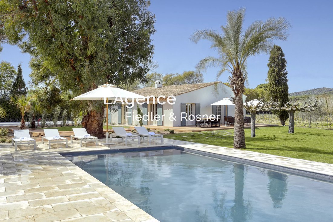 Villa in Ramatuelle, Provence-Alpes-Côte d'Azur, France 1 - 17294854