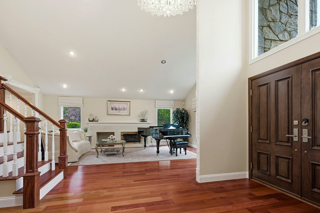 House in Manhasset, New York, United States 4 - 17743352