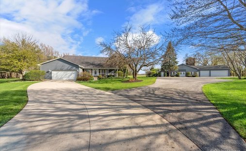 House in Spring Grove, Illinois, United States 1