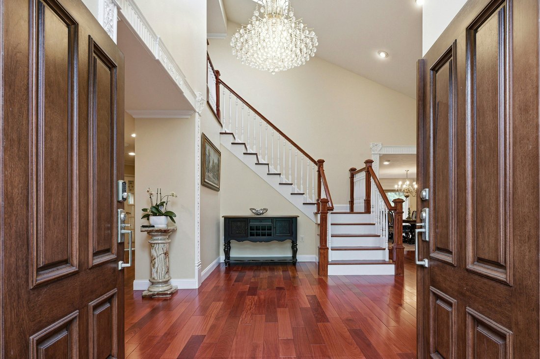 House in Manhasset, New York, United States 3 - 17743352