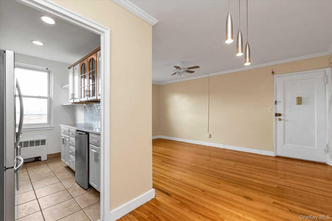 Co Op in Rockville Centre, New York, United States 3 - 17745007