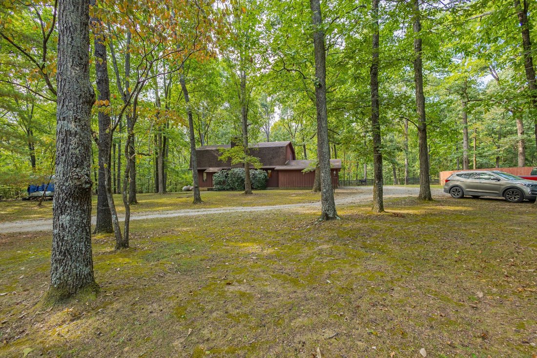 House in Tullahoma, Tennessee, United States 3 - 17748610
