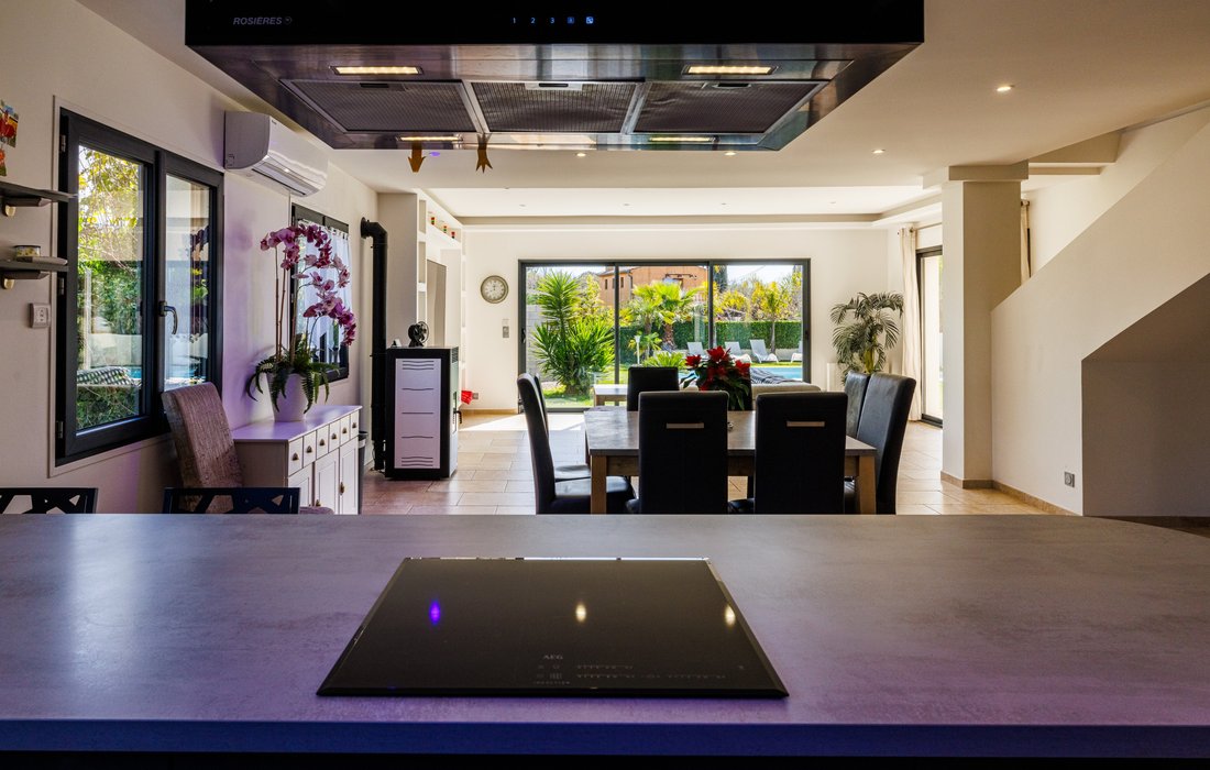 Villa in Plan de Noves, Vence, France 2 - 17744858