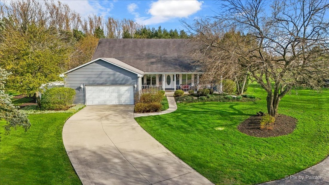 House in Spring Grove, Illinois, United States 2 - 17744381
