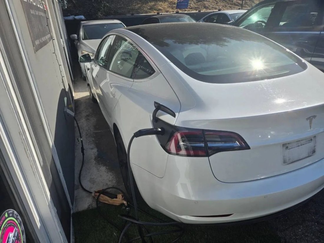 Sedan in Studio City, CA, United States 4 - 17745896