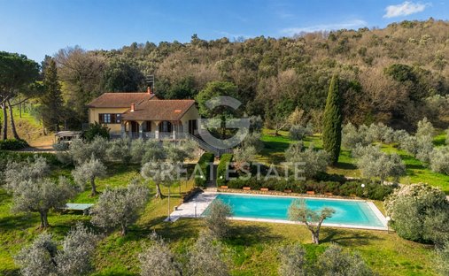 Estate in Monte San Savino, Tuscany, Italy 1