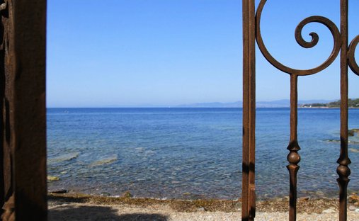 Villa à Saint-Raphaël, Provence-Alpes-Côte d'Azur, France 1