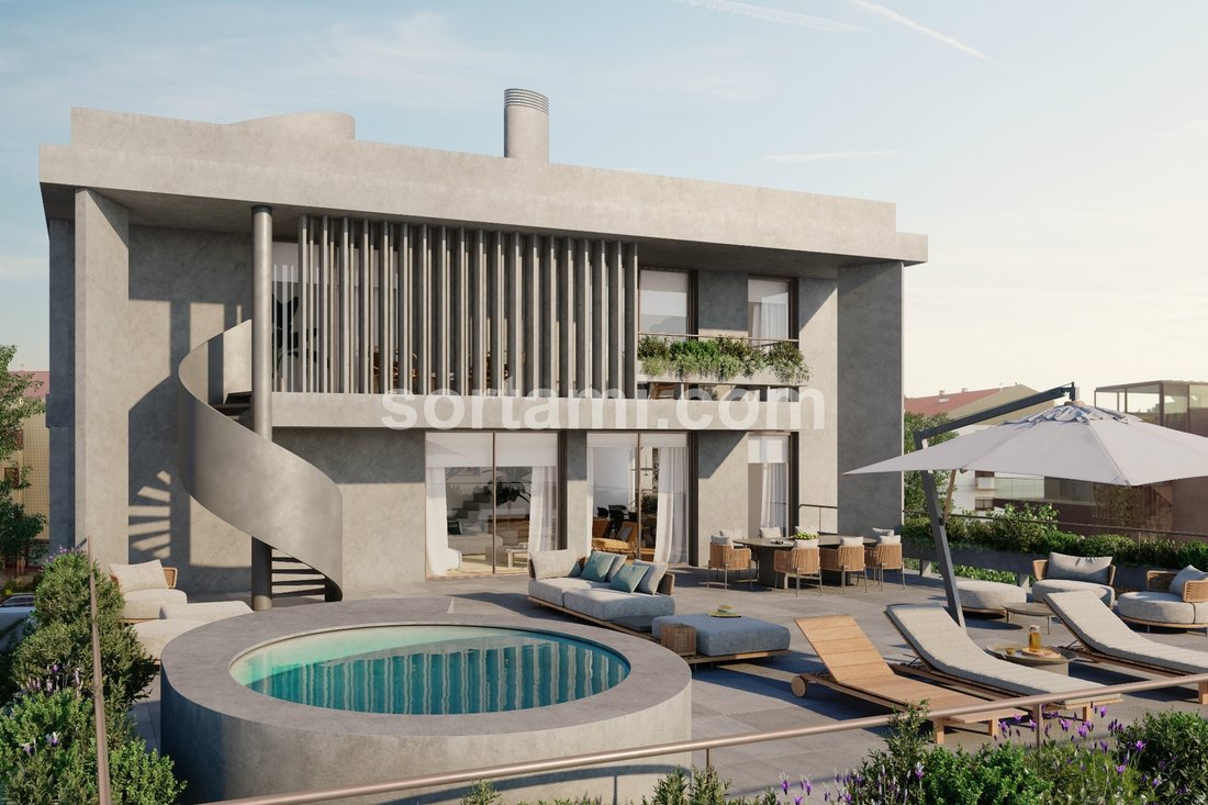 Apartment in Lordelo do Ouro e Massarelos, Porto District, Portugal 1 - 17749767