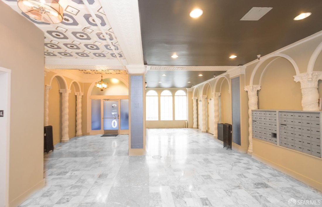 Condo in San Francisco, California, United States 4 - 17747559