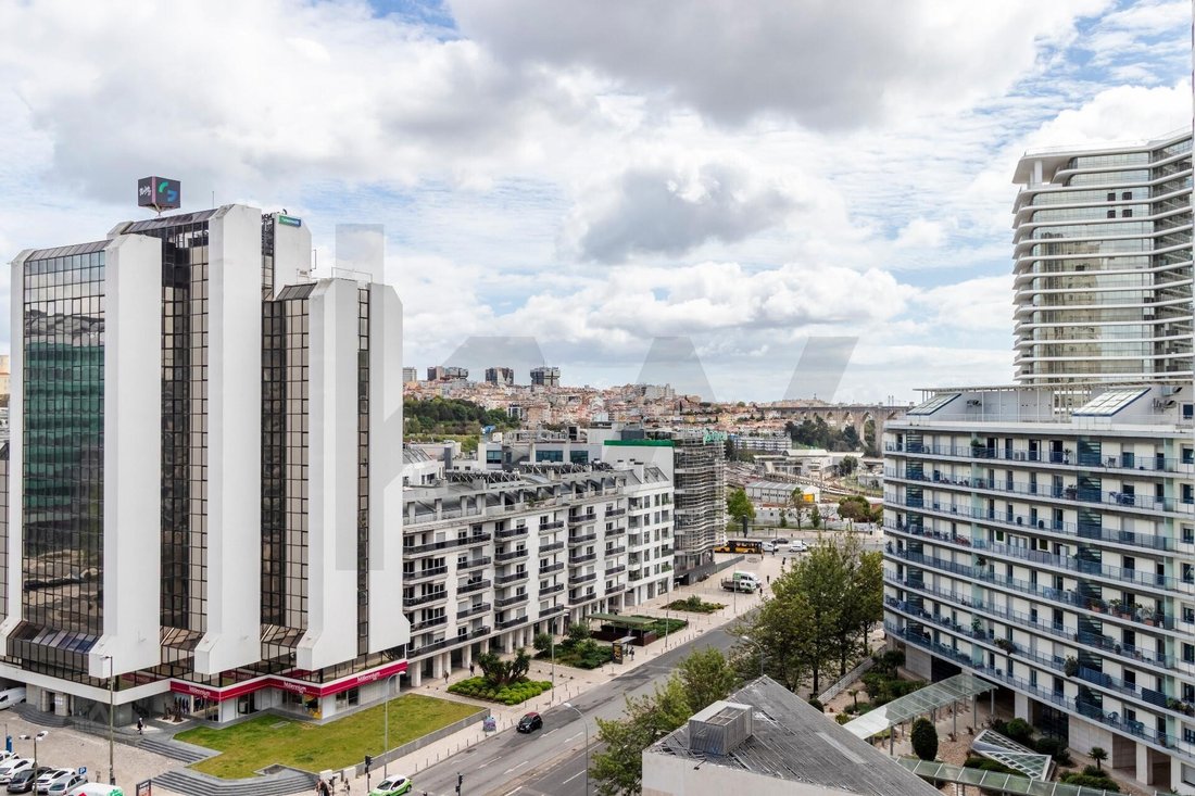 Apartment in Campolide, Lisbon, Portugal 5 - 17745817