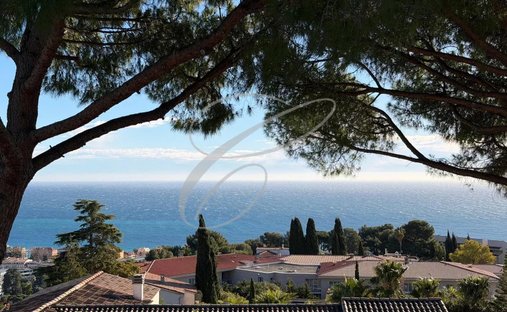 Villa in Village-Cros de Caste-Coupiere-Mont Gros, Roquebrune-Cap-Martin, France 1
