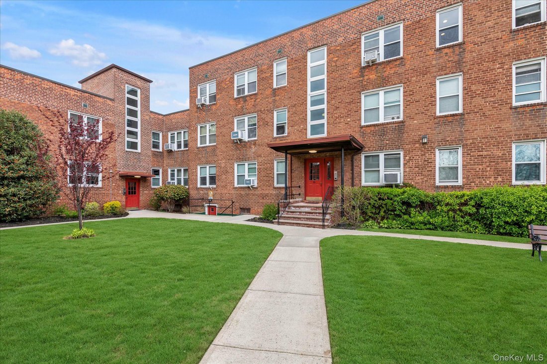 Co Op in Rockville Centre, New York, United States 2 - 17745007