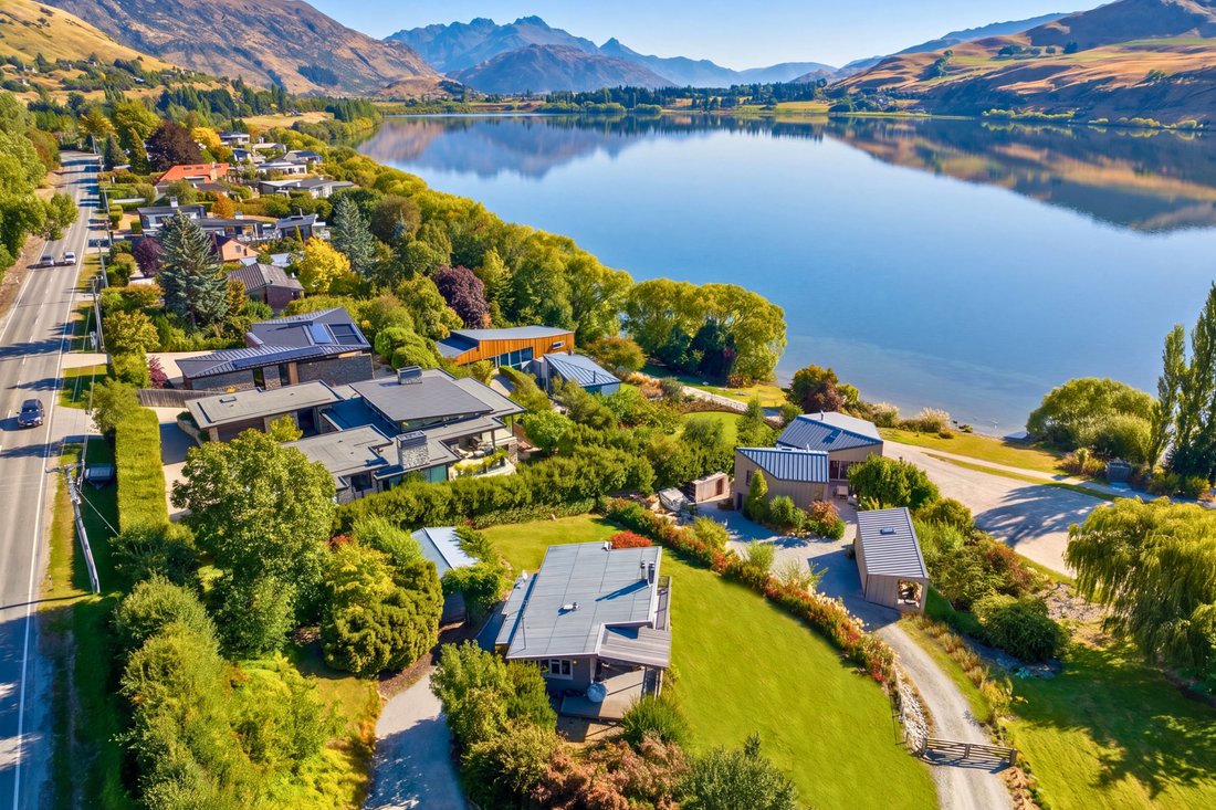 House in Lake Hayes Estate, Otago, New Zealand 5 - 17421118