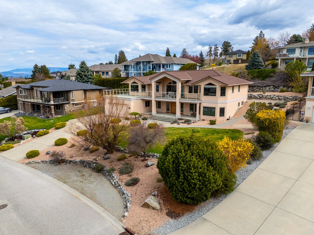 House in Kelowna, British Columbia, Canada 3 - 17749940