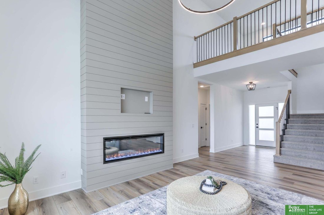 House in Valley, Nebraska, United States 5 - 17744934