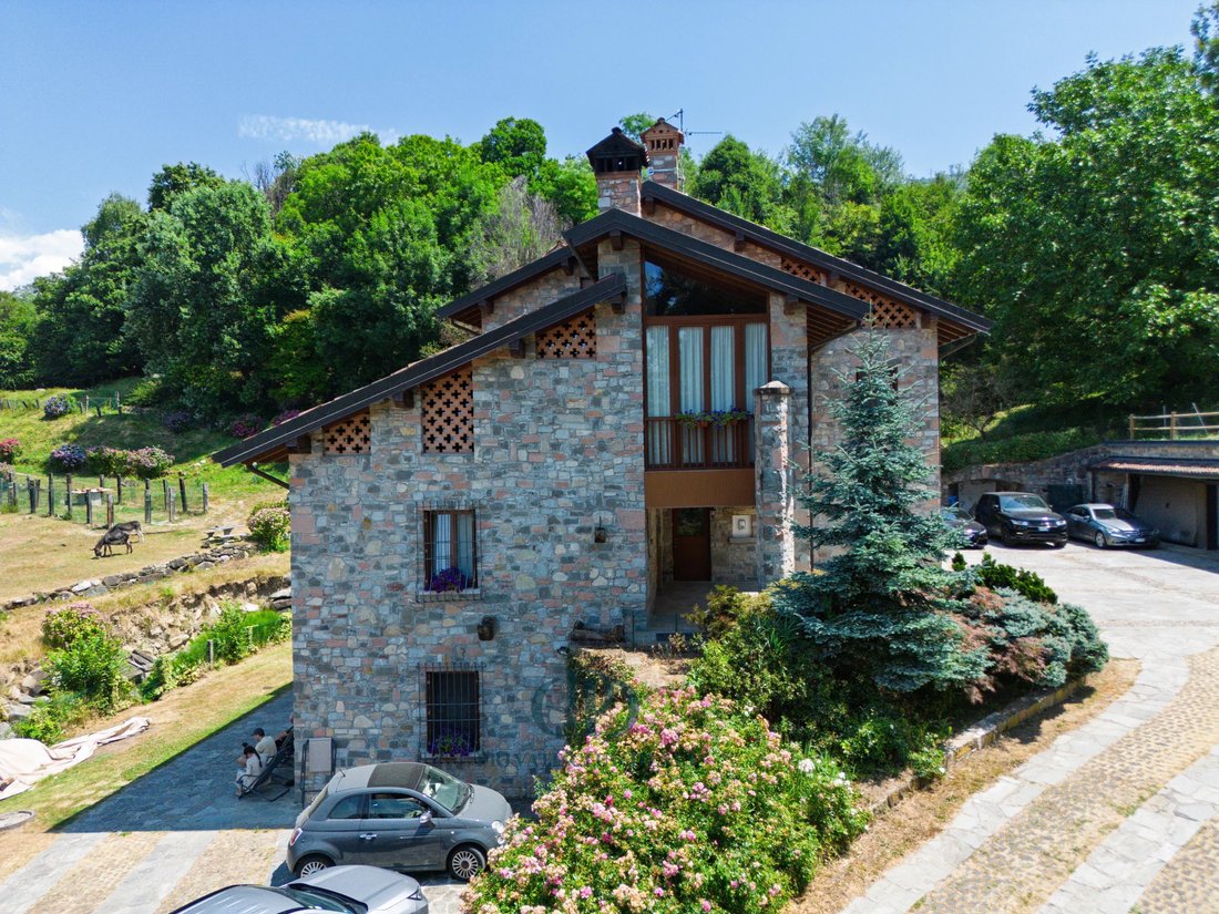 Villa à Ello, Lombardie, Italie 1 - 15894601