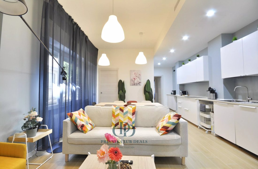 House in Eastern Lake Center, Como, Lombardy 2 - 17746046