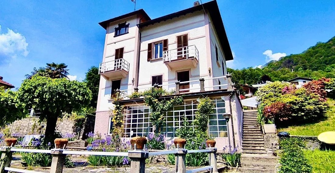 Villa in Dizzasco, Lombardy, Italy 1 - 15132906