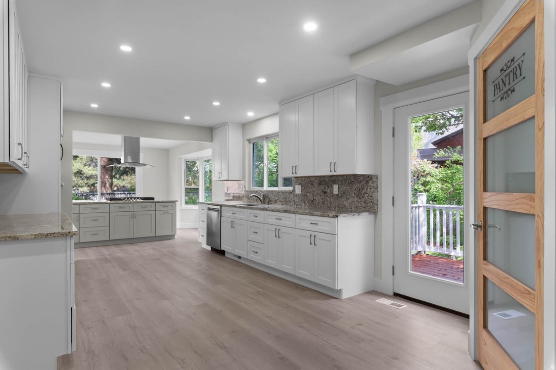 House in Sandy, Utah, United States 5 - 17631093